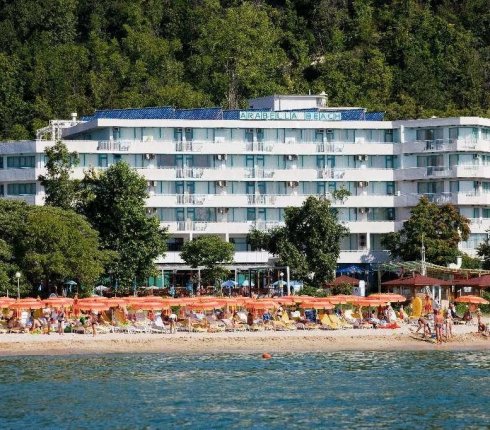 Arabella Beach 4-1